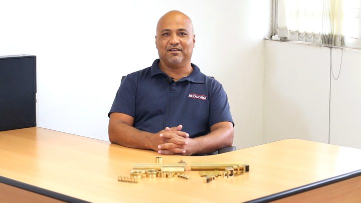 Tubo de latão para usinagem: desempenho que faz a diferença no seu processo ⚙️. Na Metalfama, oferecemos tubos de latão 