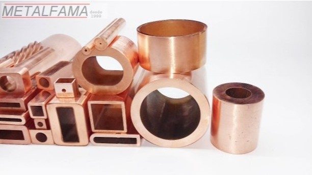 As principais utilizações do produto se dão em indústrias que utilizam fornos de indução ou quando há a necessidade de a
