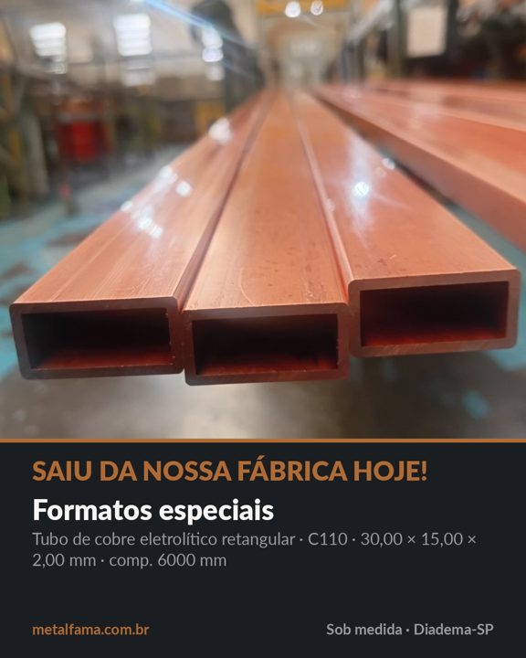 Saiu da nossa fábrica hoje! Tubo de cobre eletrolítico retangular, C110, 30,00 × 15,00 × 2,00 mm, comp. 6000 mm, trefila